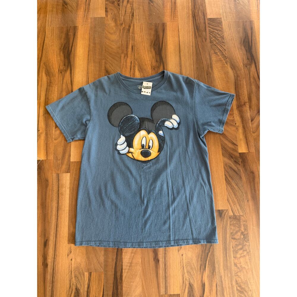 Mickey Mouse Peaking Through Size Medium